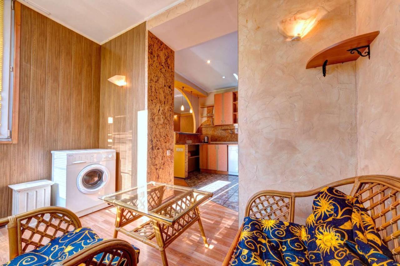 Three-Room Apartment Near Ocean Plaza Kiev Extérieur photo