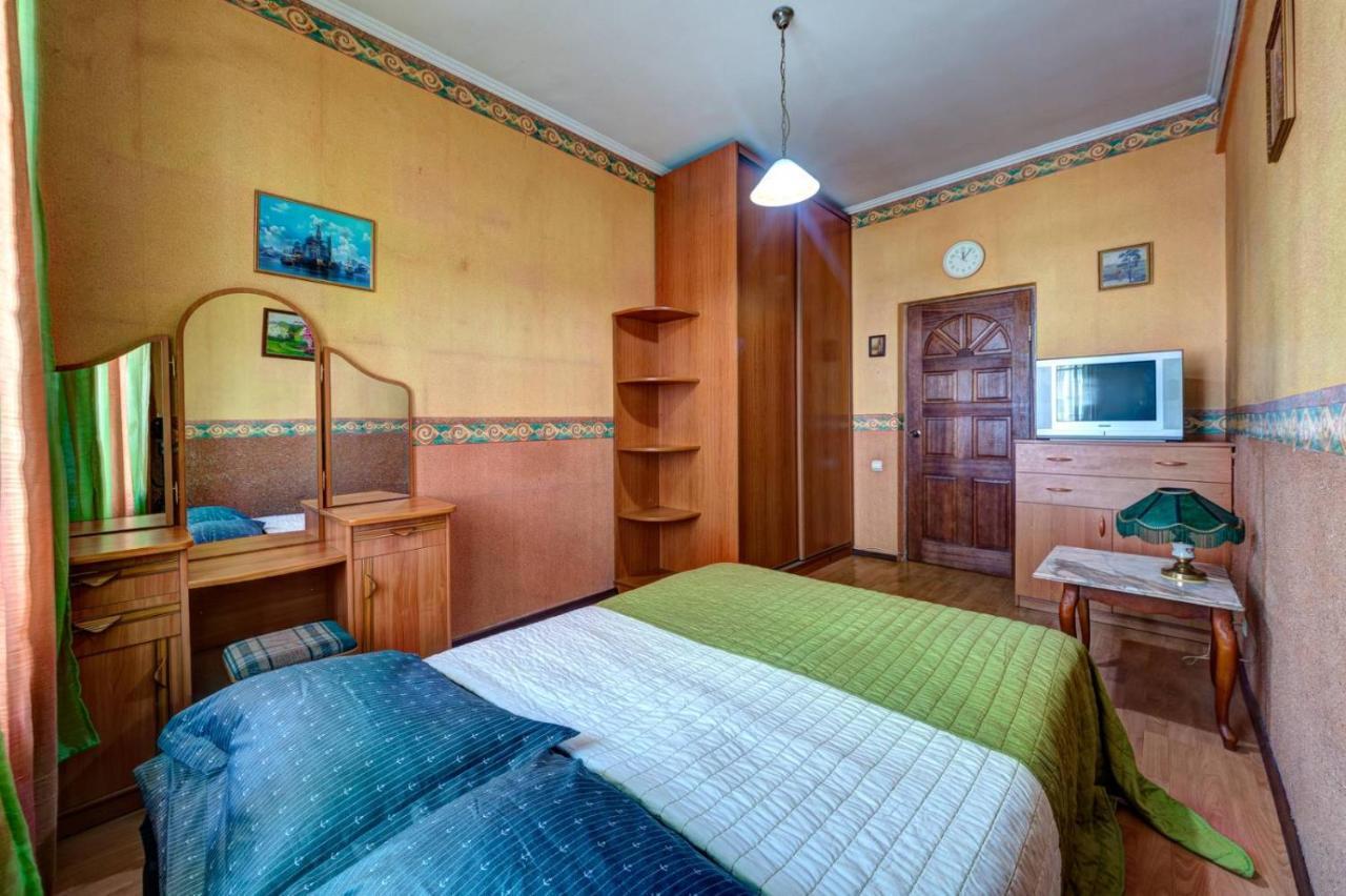 Three-Room Apartment Near Ocean Plaza Kiev Extérieur photo