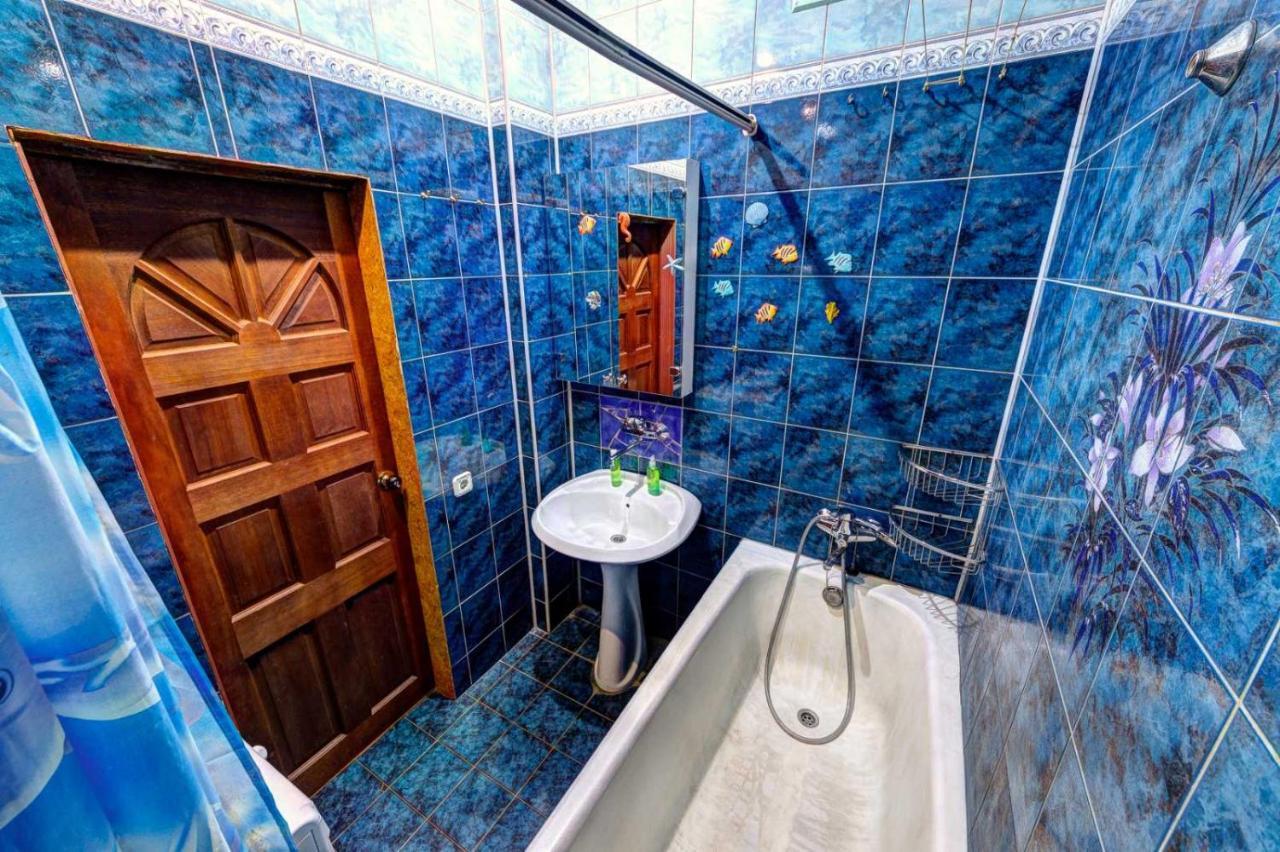 Three-Room Apartment Near Ocean Plaza Kiev Extérieur photo